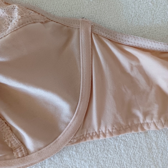 Bali Lace Lift Desire Unlined Bra, size 40D - Picture 12 of 16